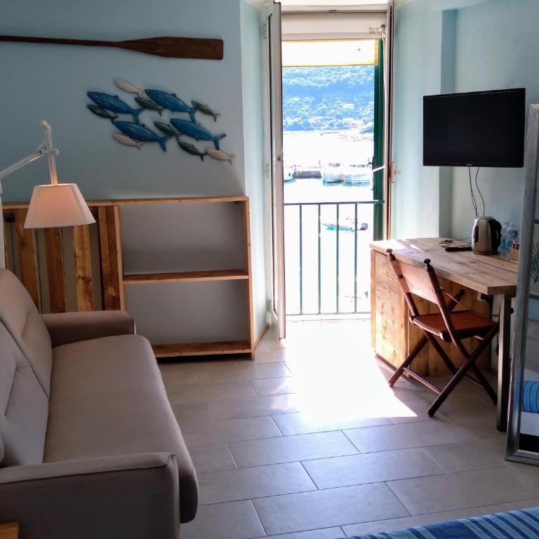 La Calata - Camera Matrimoniale/Doppia con Letti Singoli con Vista Mare - 1