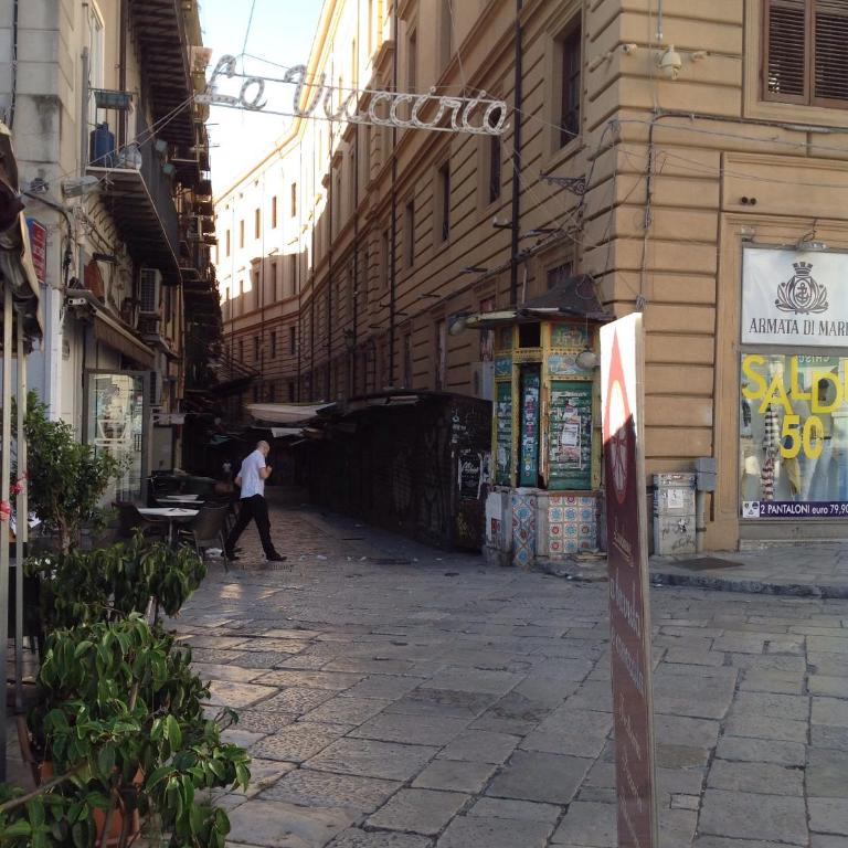 VUCCIRIA 57 locazione turistica nel cuore pulsante della movida! - Appartamento con 1 Camera da Letto - 52