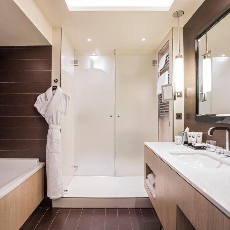 Grand Hôtel Du Palais Royal - Suite Junior - 1