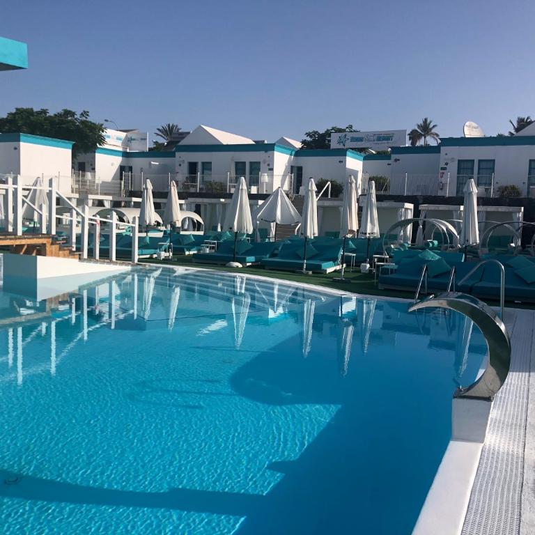 Venus Star Resort - FKK Nudist Swingers - Only Couples - Bungalow Estándar - 1