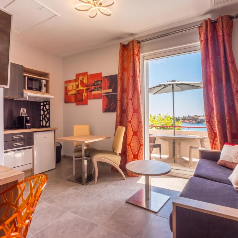 Hôtel et Appart Hôtel Les Flots Bleus - Appartement 1 Chambre Deluxe - Vue sur Mer - 1