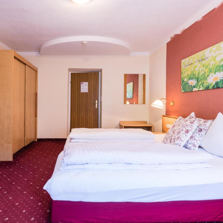 Hotel Wiesenhof - Dreibettzimmer mit Balkon - 3