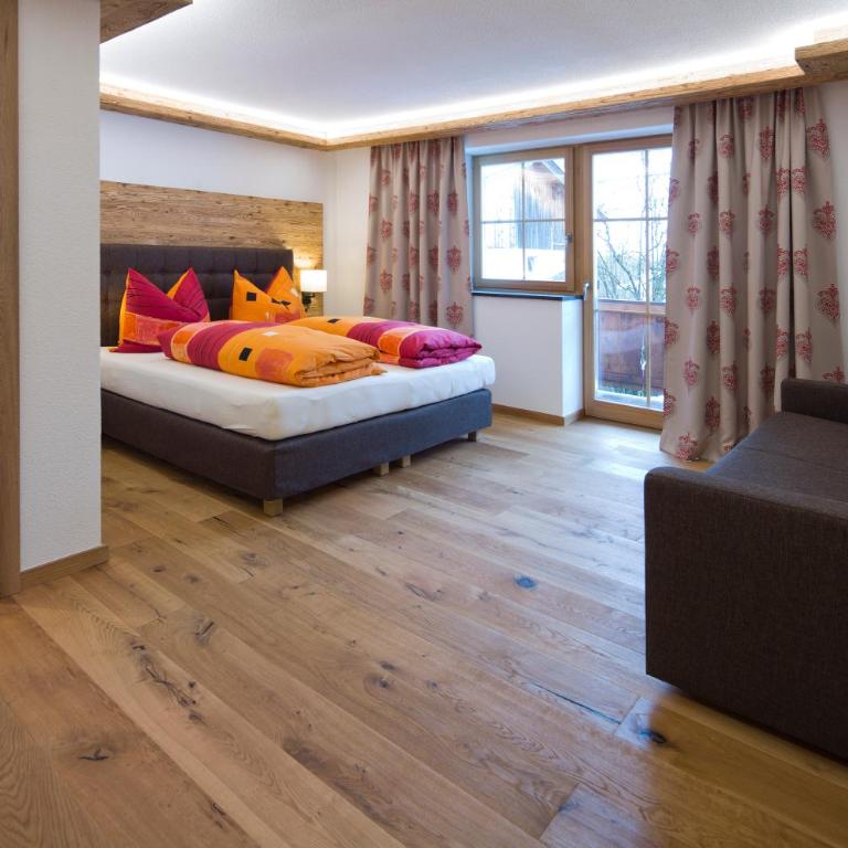 Blattlhof - Two-Bedroom Apartment - 9