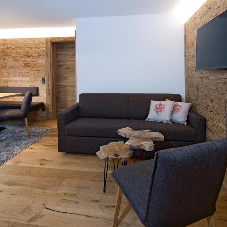 Blattlhof - Two-Bedroom Apartment - 10
