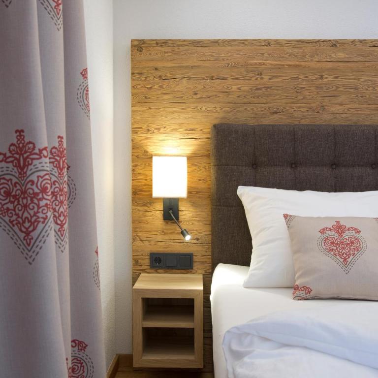 Blattlhof - Two-Bedroom Apartment - 11