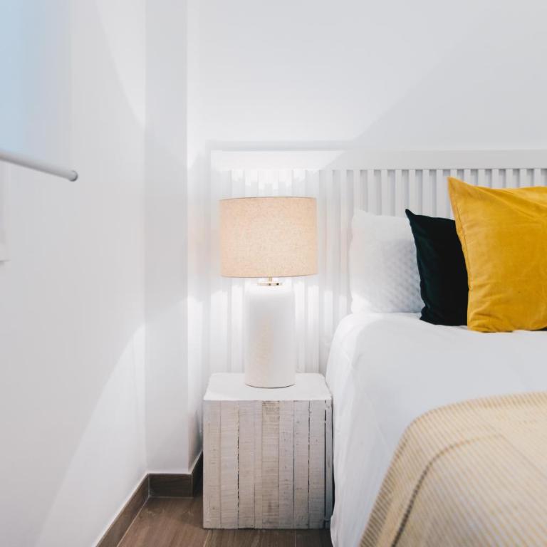 Amalur apartment by People Rentals - Three-Bedroom Apartment - 8