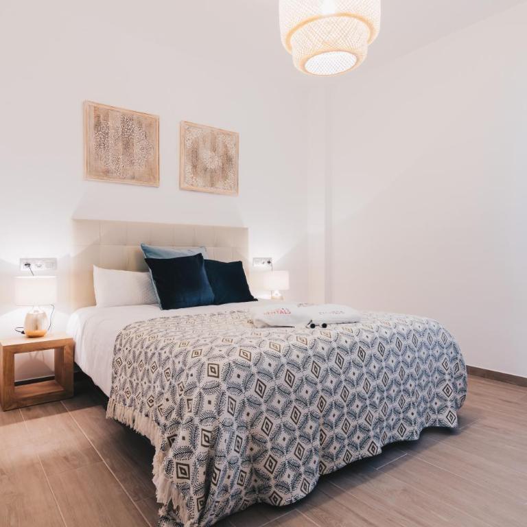 Amalur apartment by People Rentals - Three-Bedroom Apartment - 4