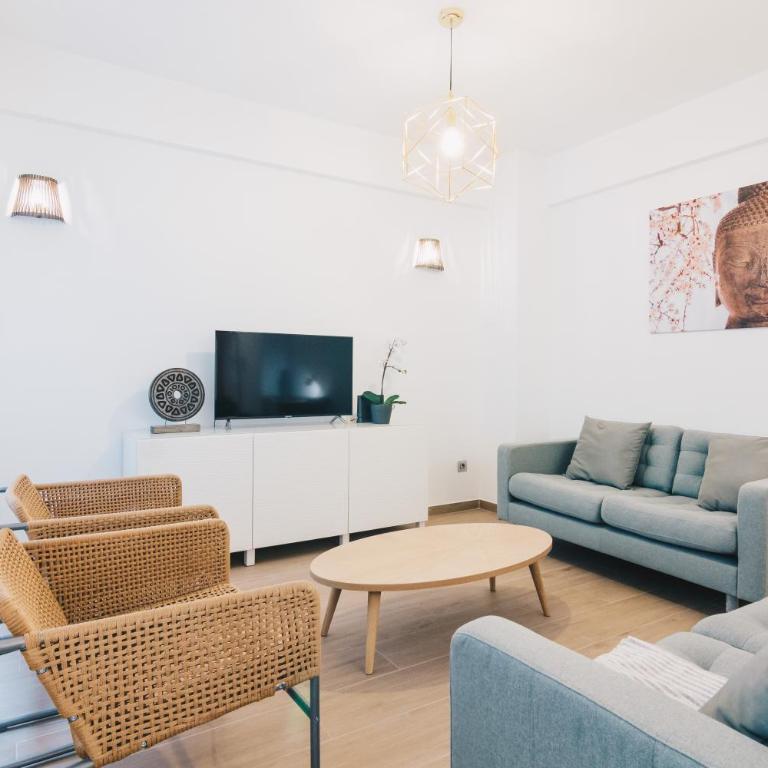 Amalur apartment by People Rentals - Three-Bedroom Apartment - 2