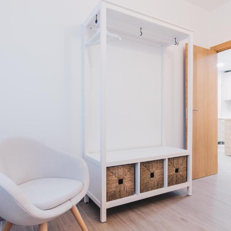 Amalur apartment by People Rentals - Three-Bedroom Apartment - 19