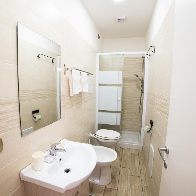 B&B Metropolitan - Camera Tripla con Bagno Privato - 10
