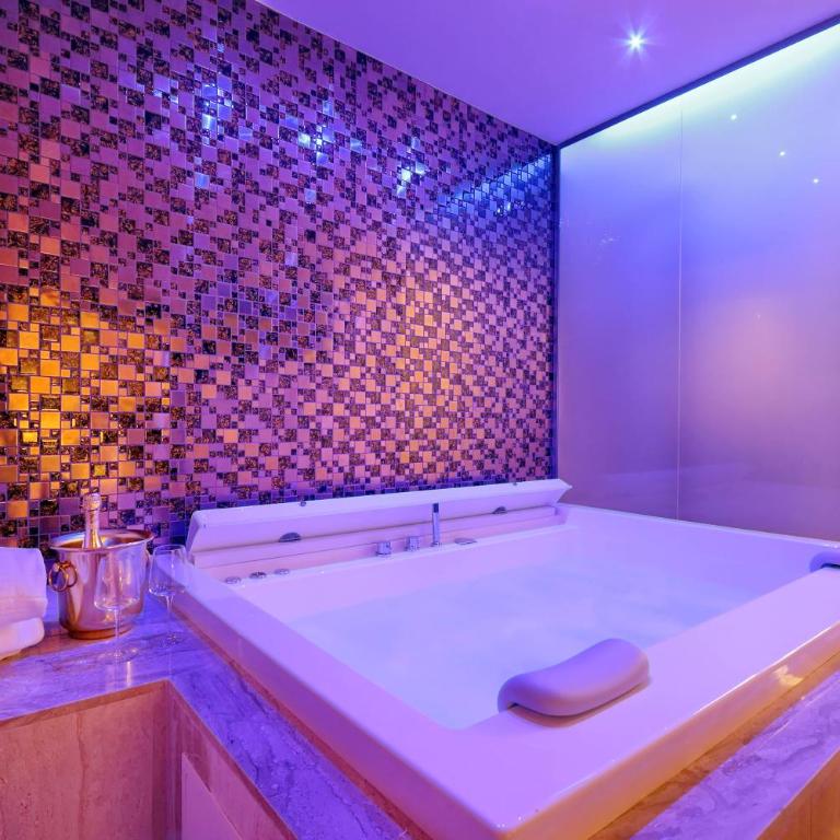Spanish Diamond Luxury Suites & Jacuzzi - Suite Deluxe con Vasca Idromassaggio - 5