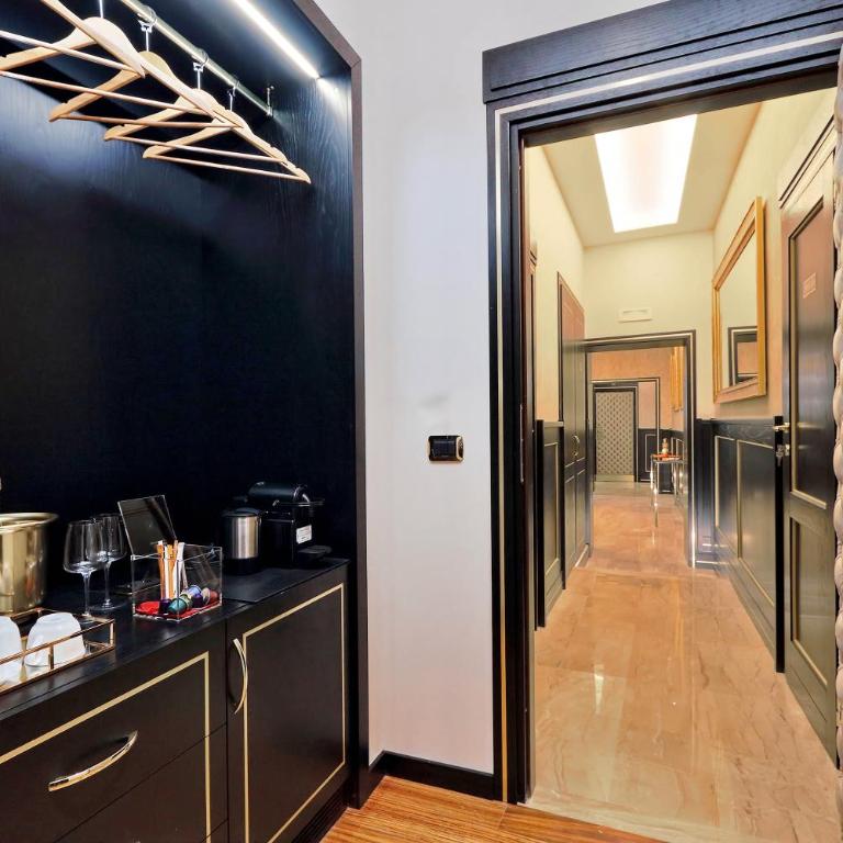 Spanish Diamond Luxury Suites & Jacuzzi - Suite Deluxe con Vasca Idromassaggio - 2