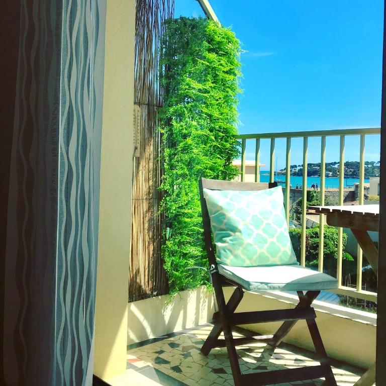 Sunny Cap View Terrace with Sea Views and AirCon - Appartement - Vue sur Mer - 7