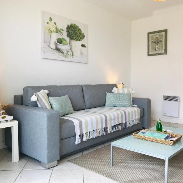 Sunny Cap View Terrace with Sea Views and AirCon - Appartement - Vue sur Mer - 9