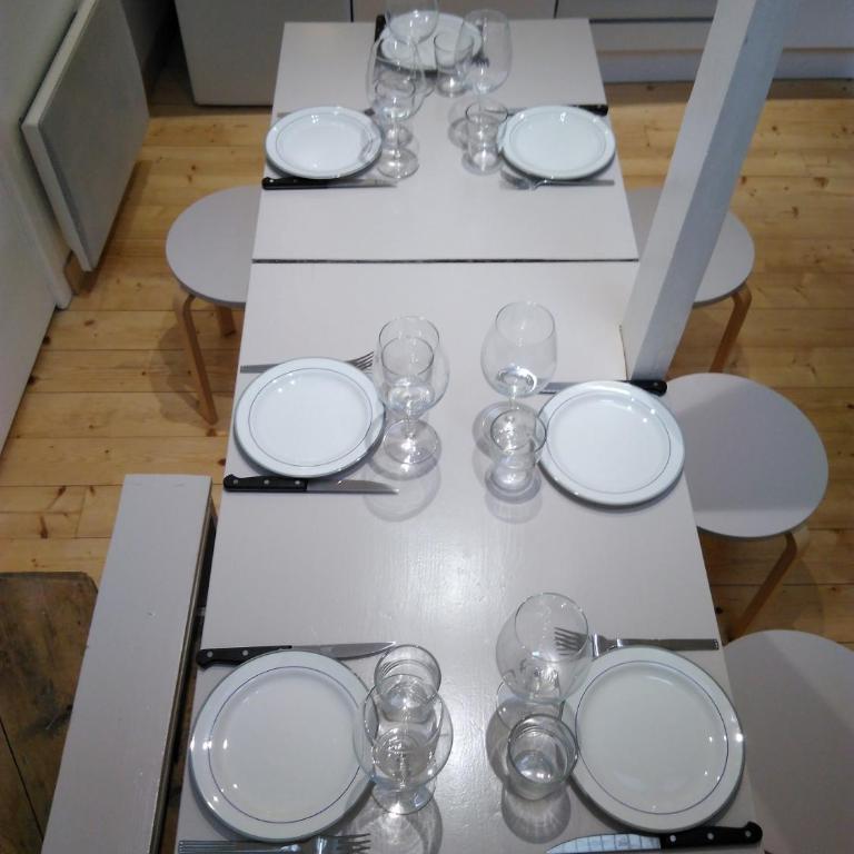 avec CLIMATISEUR APPARTEMENT DESIGN vous propose, un appartement 2 chambres et salon, 3 appartements une pièce, NETFLIX, lits faits à votre arrivée, serviettes de toilette, Ménage, Wifi ,Plage à 190m, BOX à Vélos, paiement 3 fois sans frais - Appartement 2 Chambres - 18