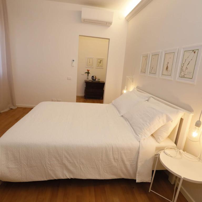 Pisacane61 B&B - Camera Matrimoniale con Bagno Privato - 9