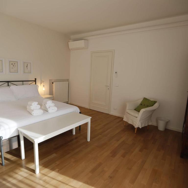 Pisacane61 B&B - Camera Matrimoniale con Bagno Privato - 10