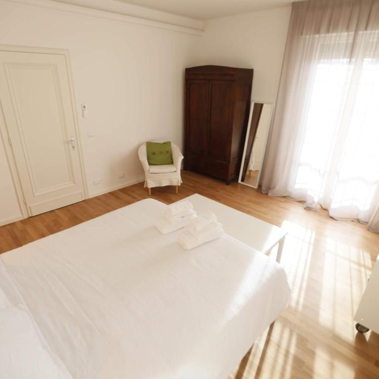 Pisacane61 B&B - Camera Matrimoniale con Bagno Privato - 9