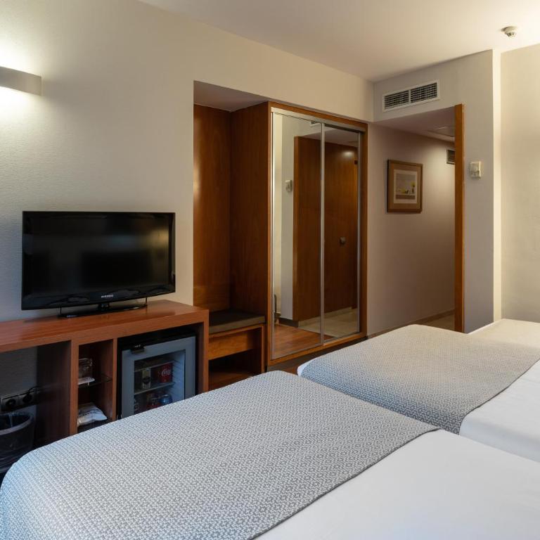 Catalonia Gracia - Triple Room - 4