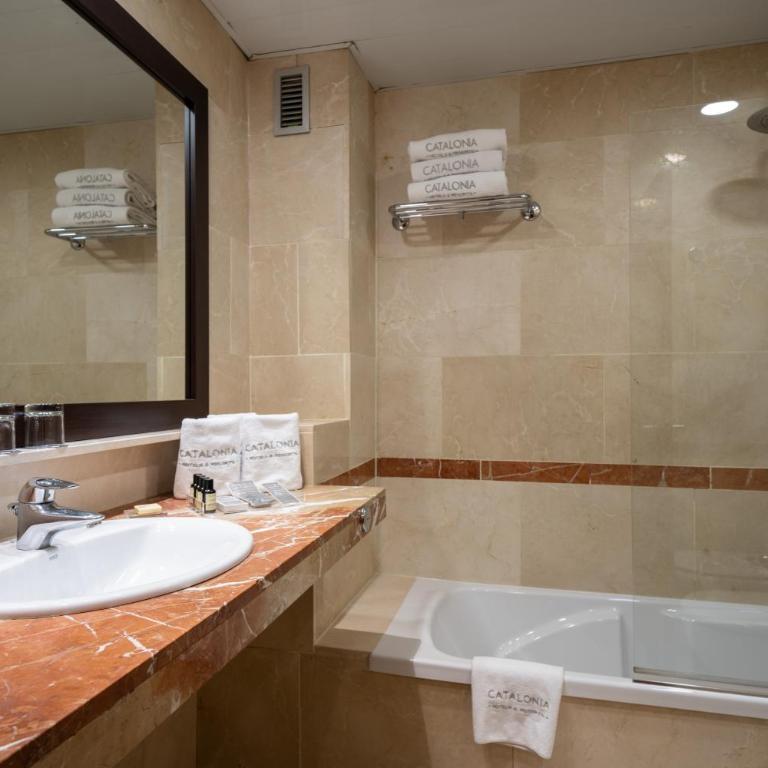 Catalonia Gracia - Triple Room - 5