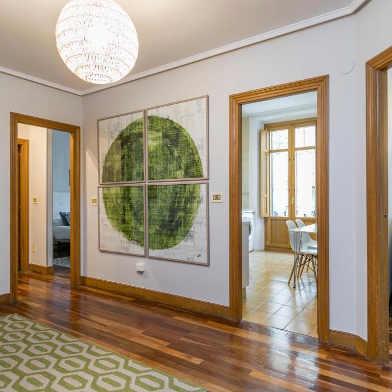 Gran Via 3 by Forever Rentals - Three-Bedroom Apartment - 14
