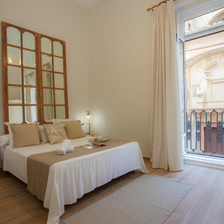SingularStays Seu Catedral - Apartment with Balcony - 1