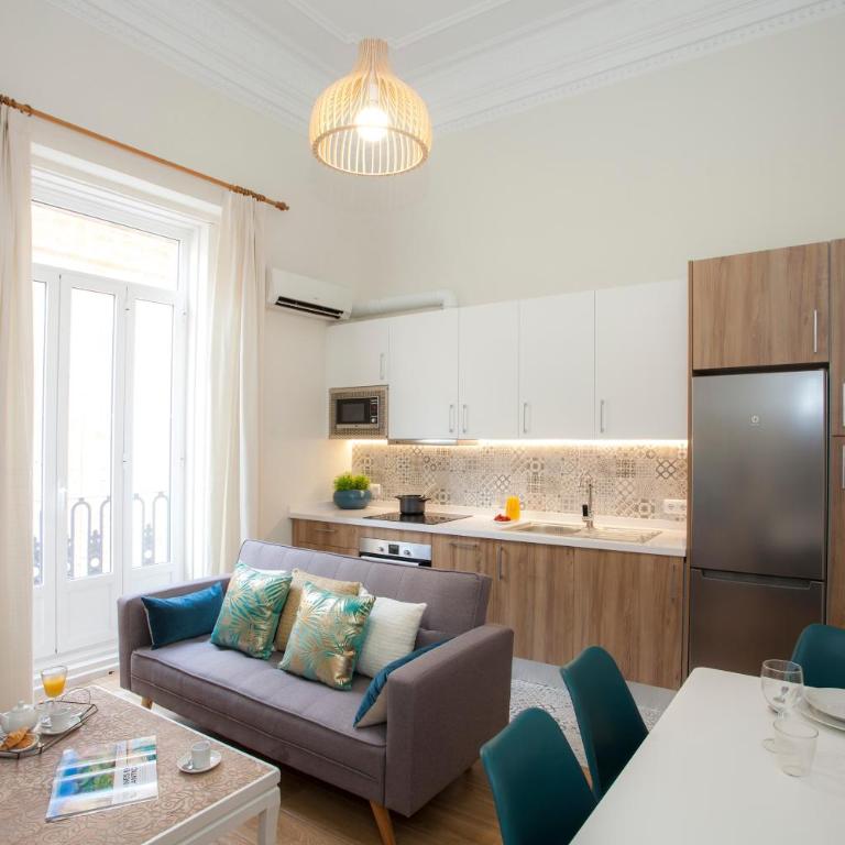 SingularStays Seu Catedral - Apartment with Balcony - 12
