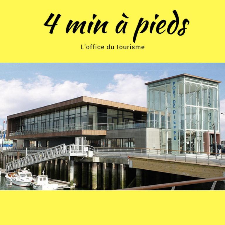 avec CLIMATISEUR APPARTEMENT DESIGN vous propose, un appartement 2 chambres et salon, 3 appartements une pièce, NETFLIX, lits faits à votre arrivée, serviettes de toilette, Ménage, Wifi ,Plage à 190m, BOX à Vélos, paiement 3 fois sans frais - Appartement avec Douche - 13