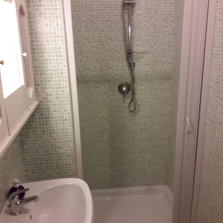 B&B Arcafelice - Camera Matrimoniale con Bagno Privato - 2