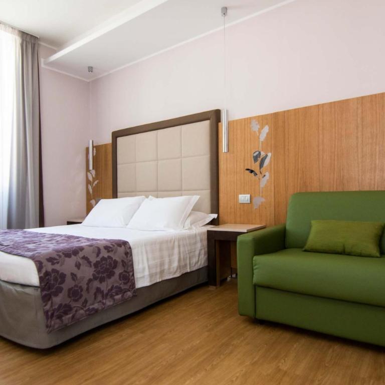 Hotel Giolli Nazionale - Camera Tripla con Vista - 1