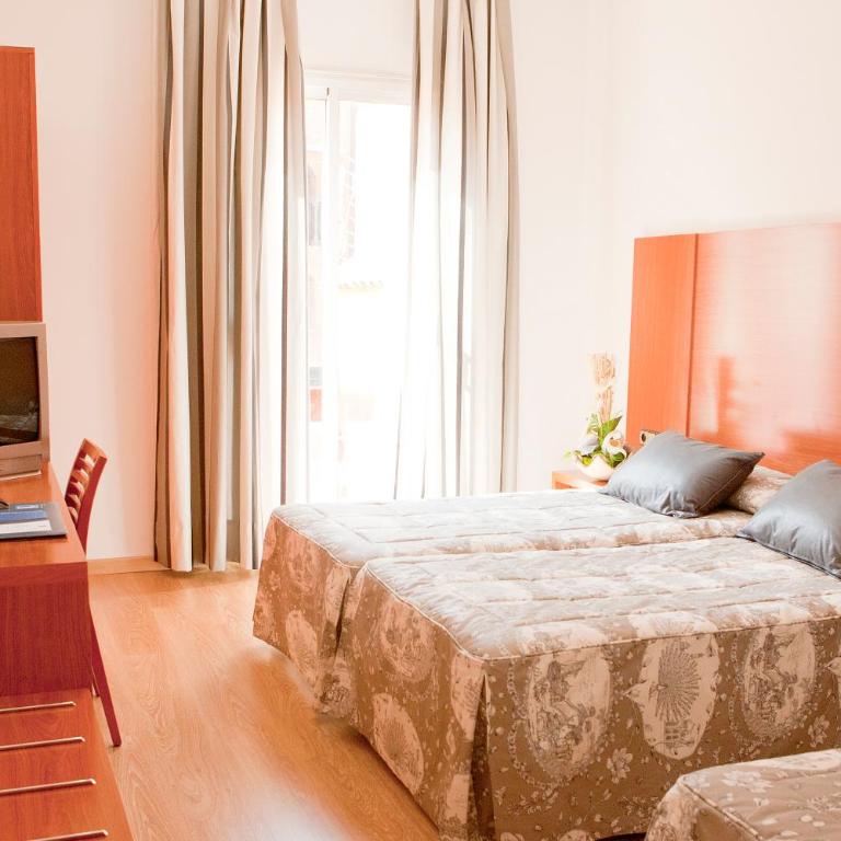 Ramblas Hotel - Double Room with Extra Bed - 12