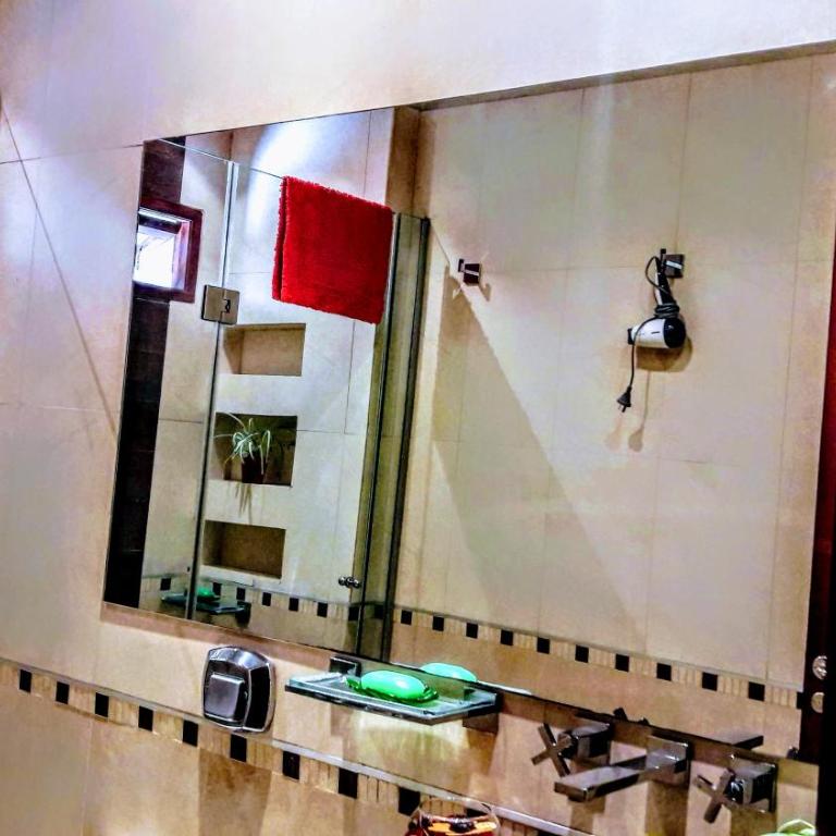 Reina Sofia, !Un lugar comodo y bello para compartir! - Habitación Doble - 2 camas - 24