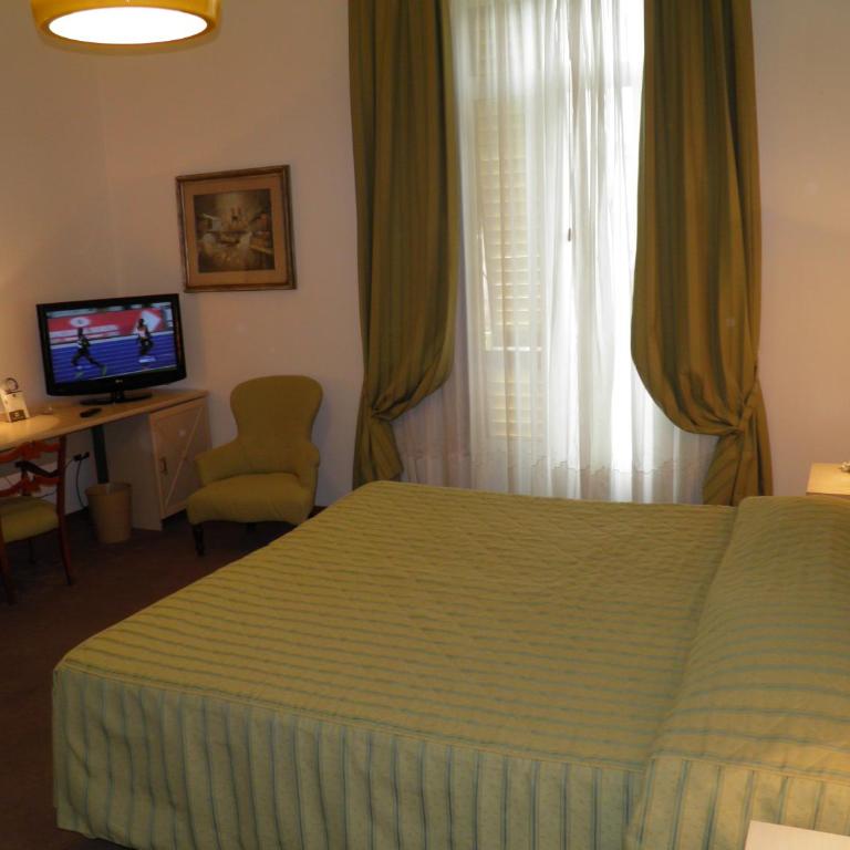 HG Hotel Cappelli - Camera Quadrupla - 2