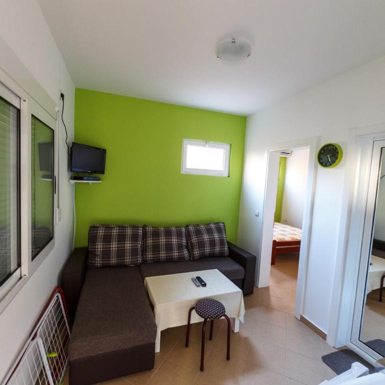 Apartments Sergej - Apartman s 1 Spavaćom Sobom i Popločanim Dvorištem - 5