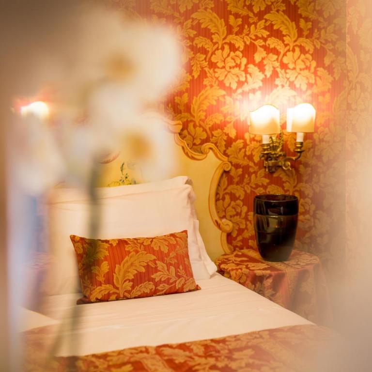 Hotel Santo Stefano - Camera Classic Matrimoniale/Doppia con Letti Singoli con Vista - 2