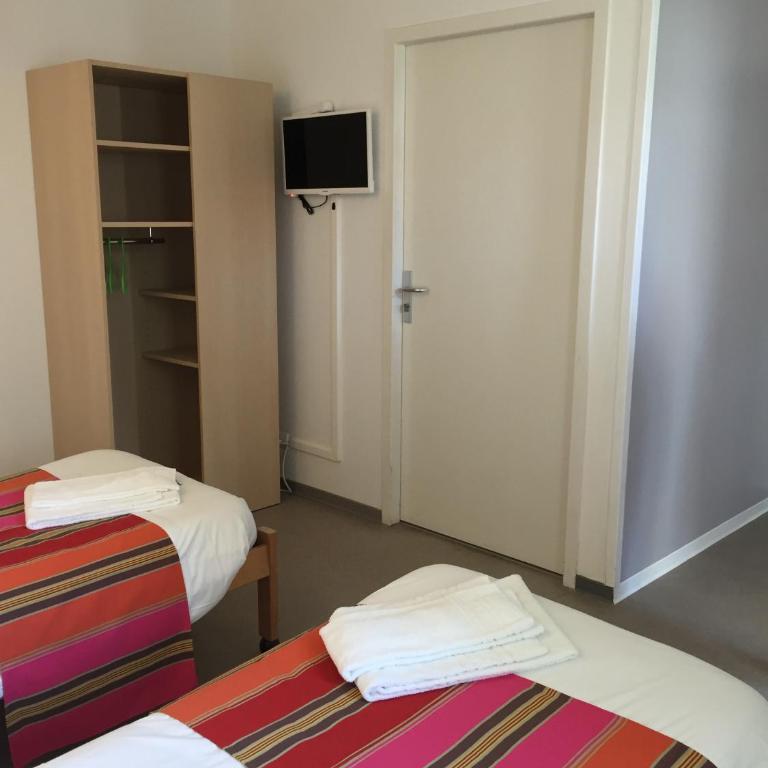 Bella Vista Guest Center Pays Basque - Chambre Quadruple avec Salle de Bains - 1