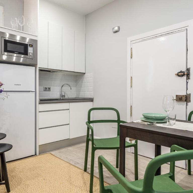 Waou Plaza de España II - Alquiler Corta Duración - Two-Bedroom Apartment - 8