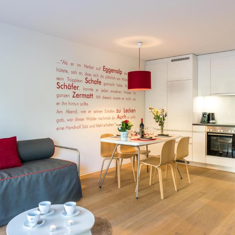 Legendär Zermatt - Ferienwohnung mit Matterhornblick und Terrasse: 67 m² - 4