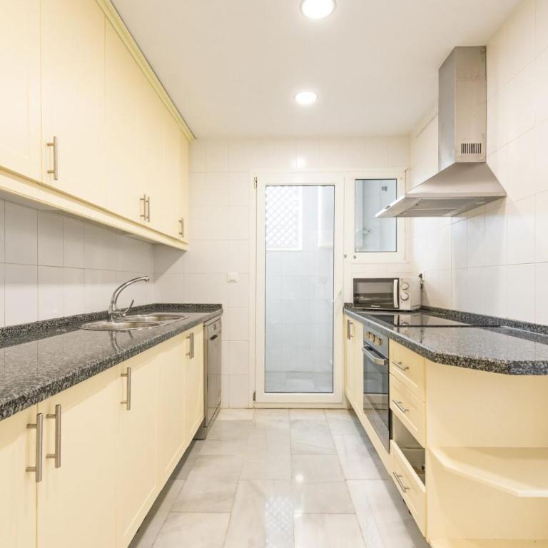 Beach Front apartment in Puerto Banus - Apartamento con terraza - 7