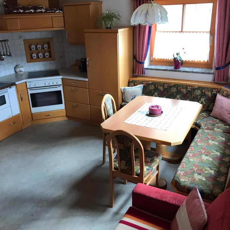 Biobergbauernhof Bergzeit Apartment in Goldegg - Apartment mit Blick auf die Berge - 9