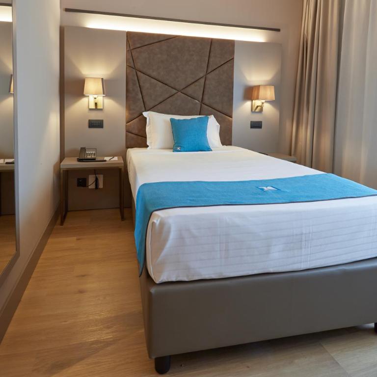 DC HOTEL INTERNATIONAL - Camera Singola con Letto Matrimoniale alla Francese - 2