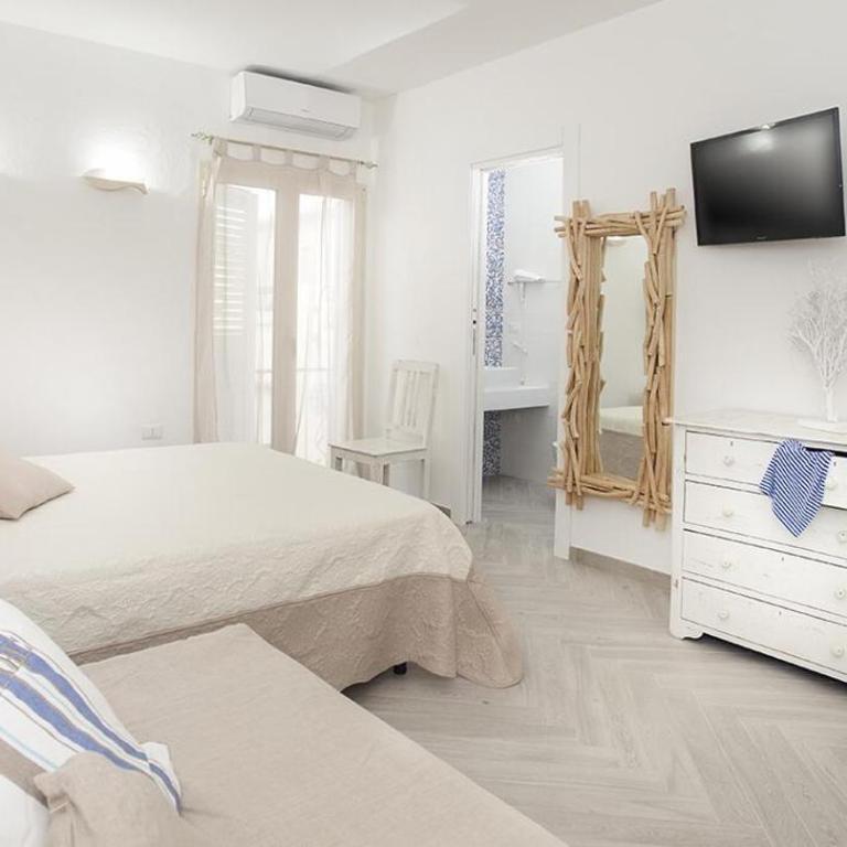 B&B Jolie - Camera Familiare con Balcone - 1