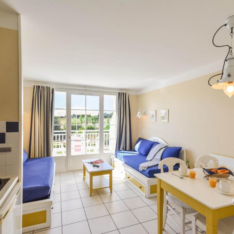 Résidence Pierre & Vacances Le Domaine de Bourgenay - Standard One-Bedroom Apartment with Terrace (4 People) - Domaine du Moulin or Village du Golf - 1