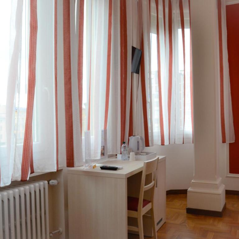 Palazzo Liberty BnB - Camera Matrimoniale Deluxe (2 Adulti + 1 Bambino) - 13