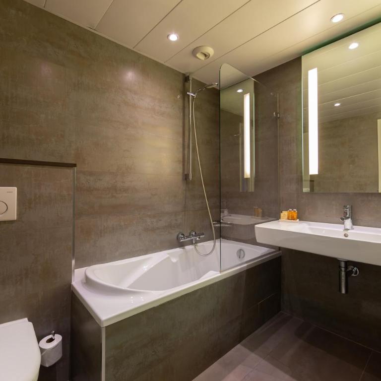 Logis Hôtel 15 Montparnasse - Habitación Triple con bañera - 12