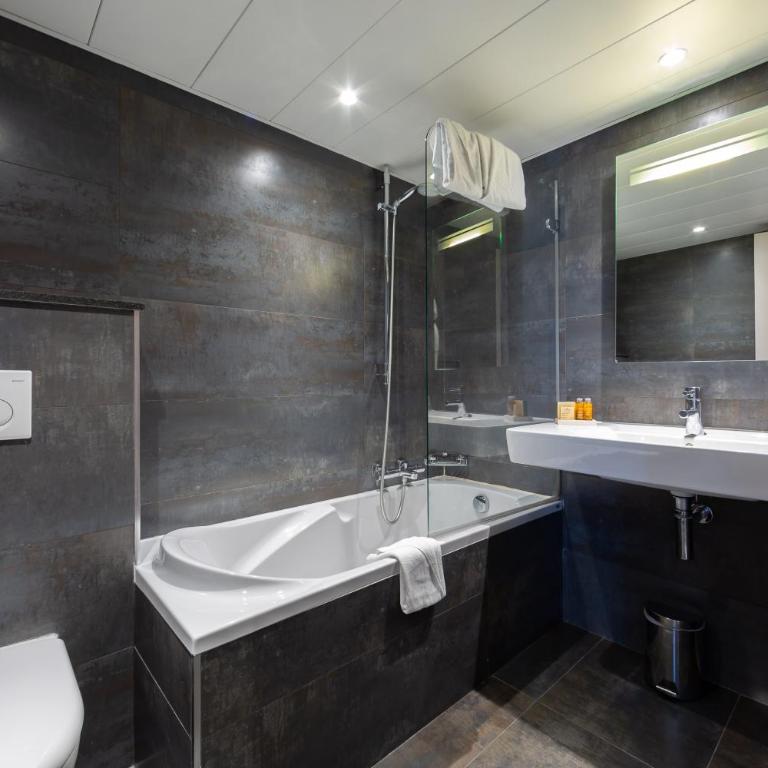 Logis Hôtel 15 Montparnasse - Habitación Triple con bañera - 3