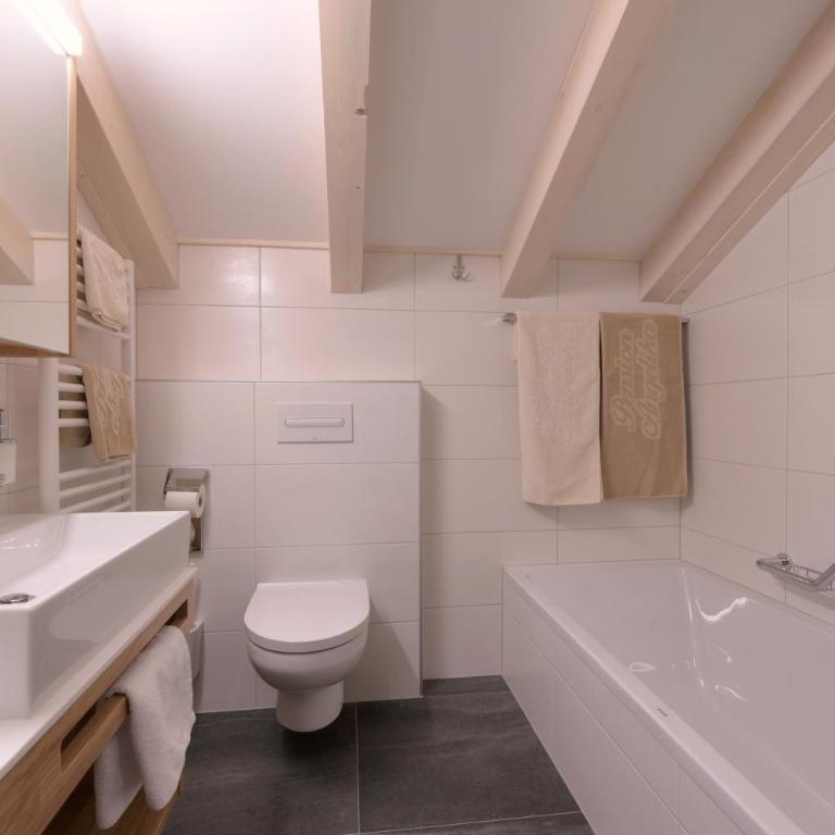 Pension Angelika - Deluxe Doppelzimmer mit Balkon - 6