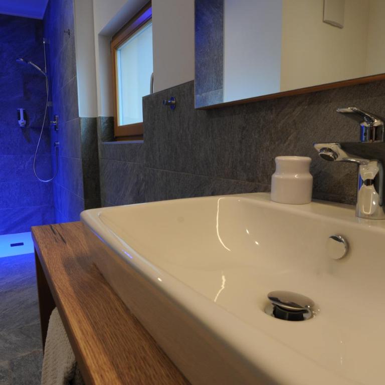 Naturhotel Haller - Deluxe Family Room- no pets allowed - 5