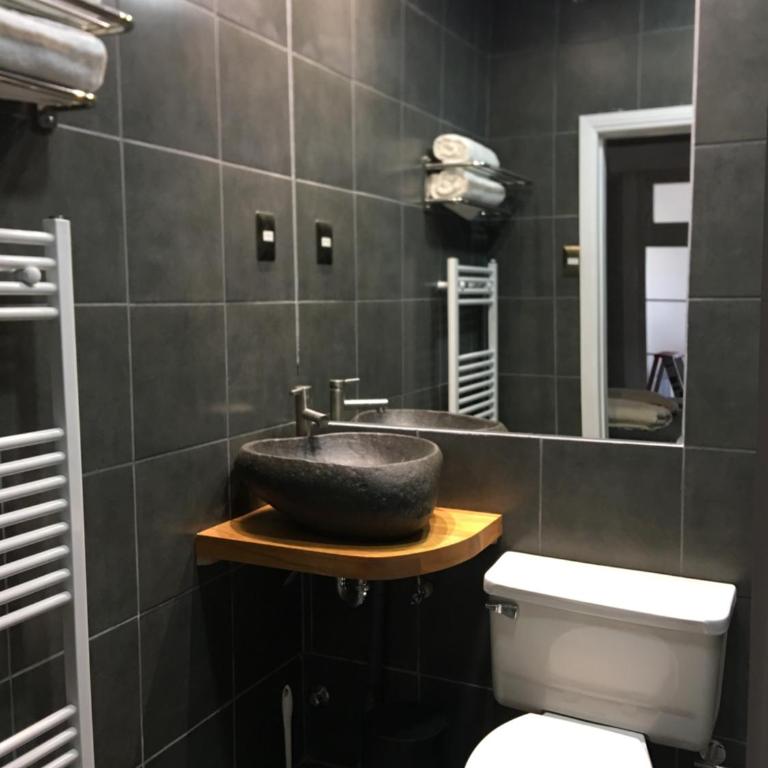 Hostal Boutique Puerta Roja - Habitación Doble Económica - 1 o 2 camas - 5