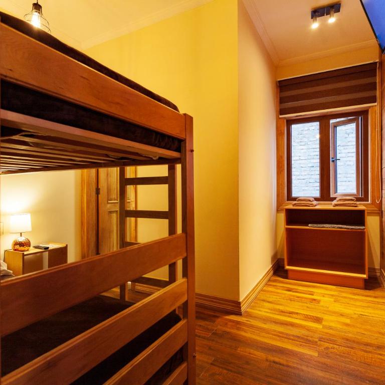 Hostal Boutique Patagonia Mística - Habitación Doble con baño privado - 2 camas en litera - 5